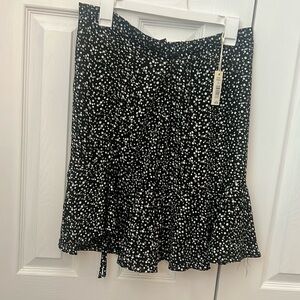 Max Studio Black and White Floral Skirt
